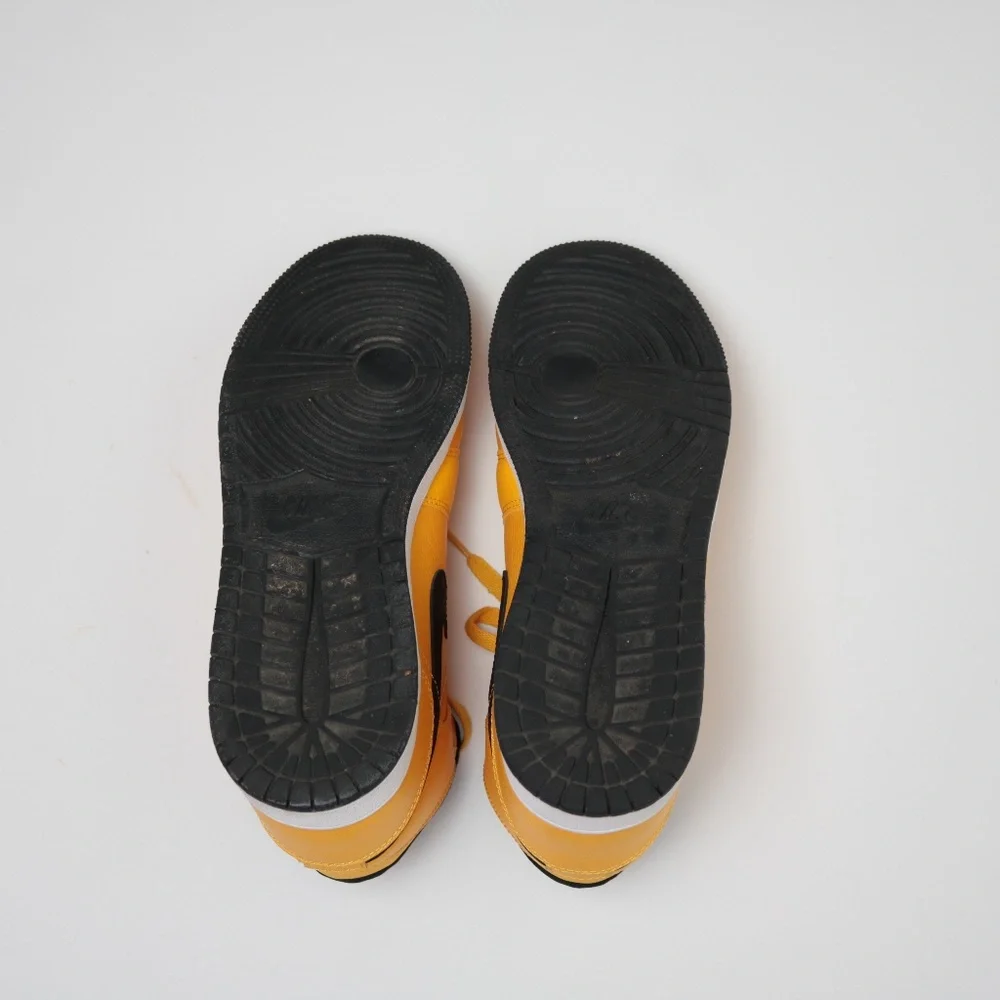 Jordan 1 Mid University Gold Black Sneakers Size 7Y / Women Size 8.5 - Picture 4 of 7